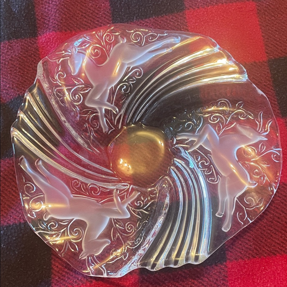 Mikasa Elegant Clear Crystal Glass Decorative Bon Bon Plate Reindeer Pattern